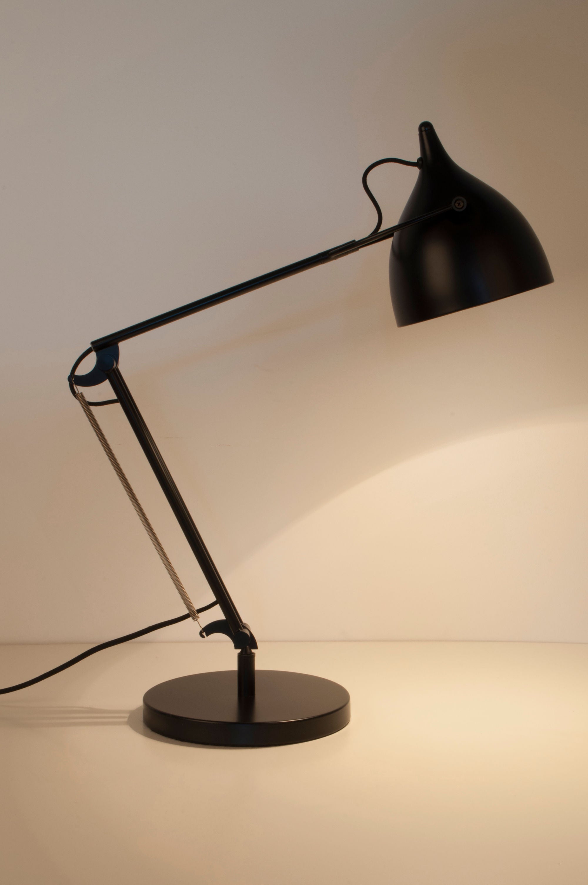 Zuiver Reader Matt Black Table Lamp